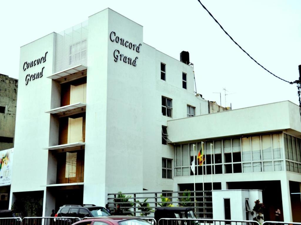 Concord Grand Hotel Dehiwala-Mount Lavinia Екстериор снимка